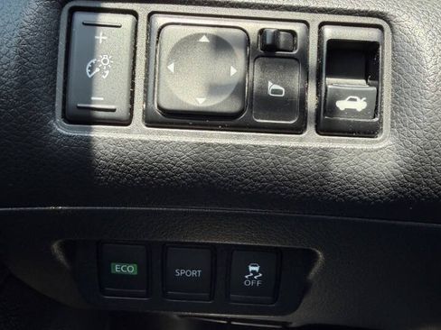Used 2018 Nissan Sentra SV FWD image 13