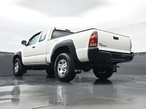 Used 2015 Toyota Tacoma Base image 20