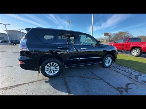 Used 2016 Lexus GX 460 image 8