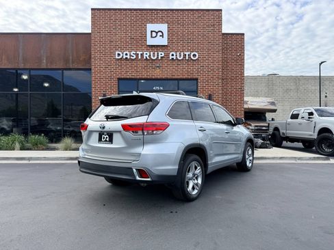 Used 2019 Toyota Highlander Limited AWD/4WD image 8