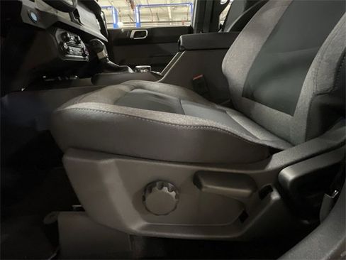 New 2025 Ford Bronco 4-Door image 18