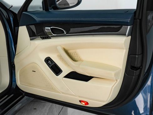 Used 2011 Porsche Panamera 4S image 44