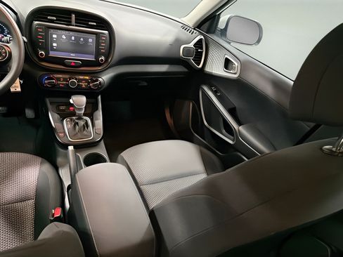 Used 2022 Kia Soul LX FWD image 25