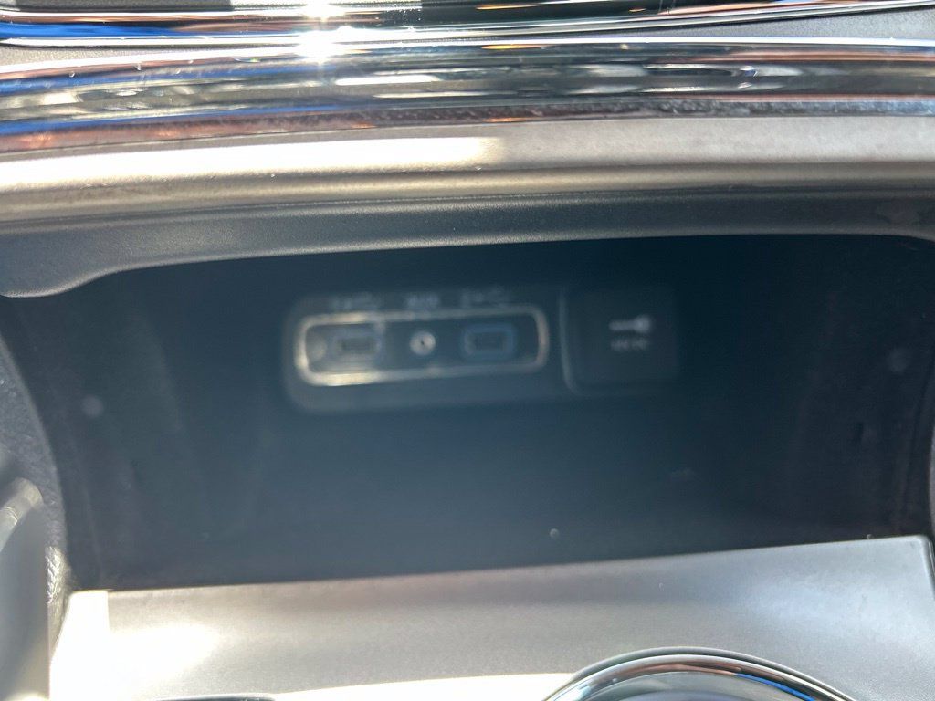 Certified 2019 Jeep Grand Cherokee Laredo RWD image 39
