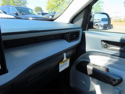 New 2025 Ford Maverick XLT w/ XLT Luxury Package image 11