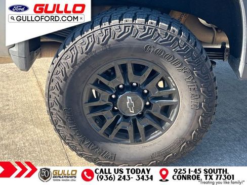 Used 2025 Chevrolet Silverado 2500 ZR2 w/ Technology Package AWD/4WD image 9