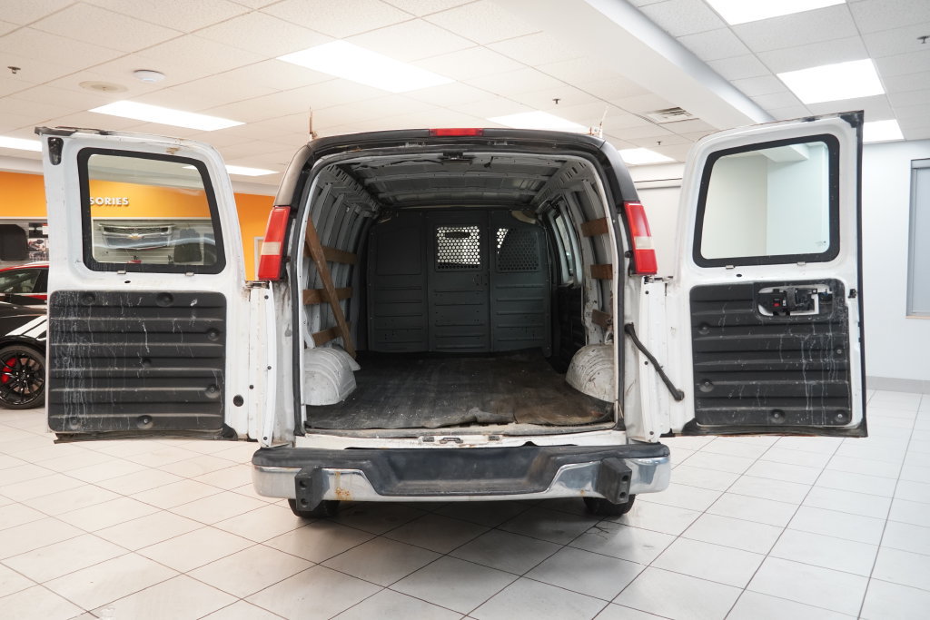 Used 2014 GMC Savana 2500 RWD image 9