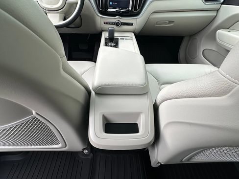 Used 2023 Volvo XC60 B5 Core w/ Protection Package Premier FWD image 18