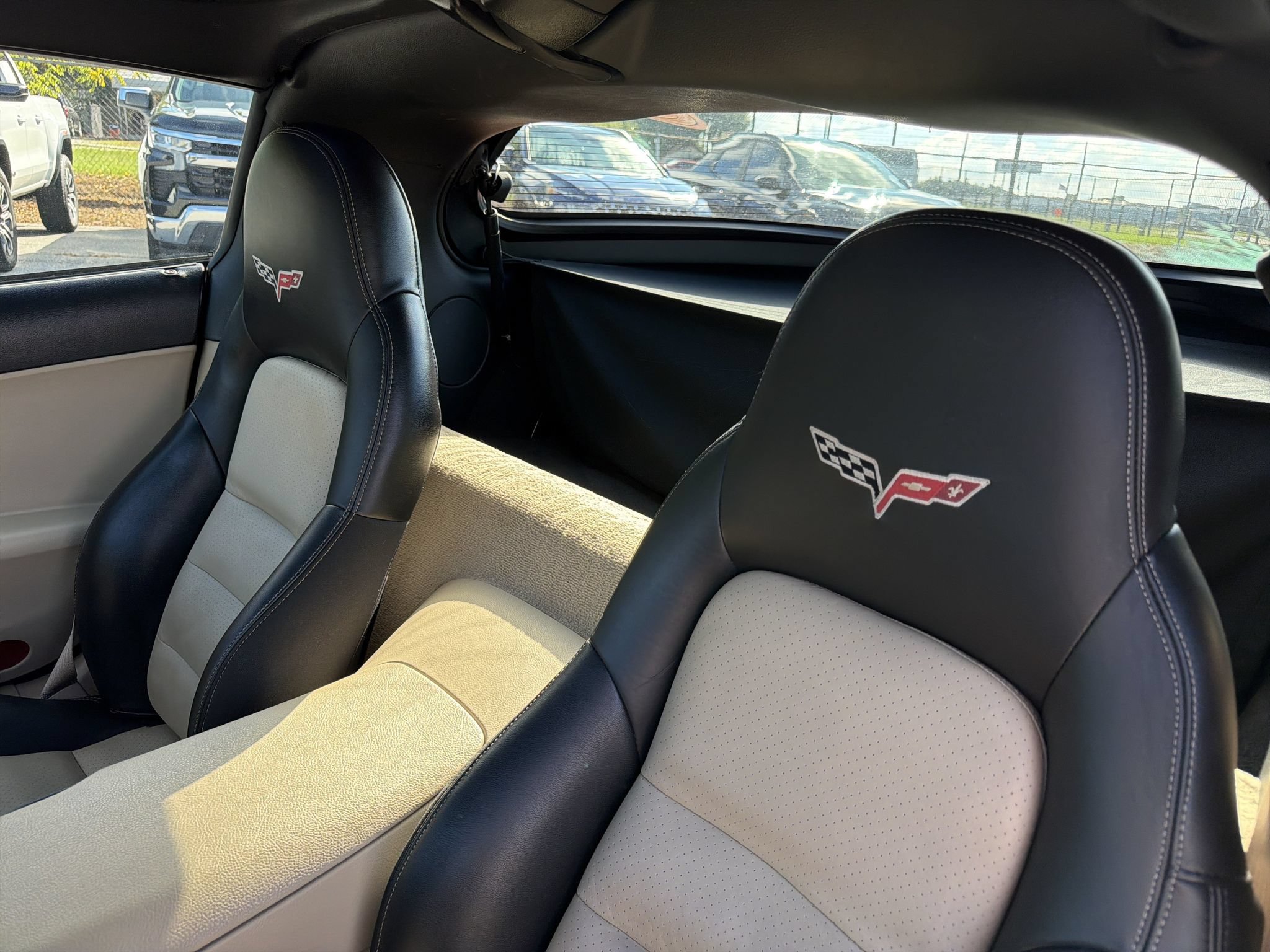 Used 2007 Chevrolet Corvette Coupe w/ Preferred Equipment Group RWD image 24