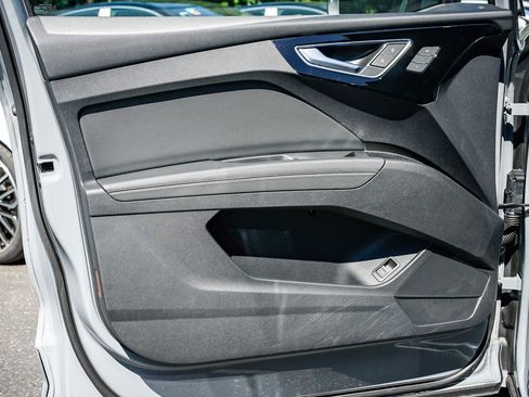 Used 2023 Audi Q4 e-tron Premium Plus w/ Premium Plus image 19