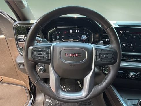 Used 2022 GMC Sierra 1500 SLT w/ SLT Premium Plus Package AWD/4WD image 12