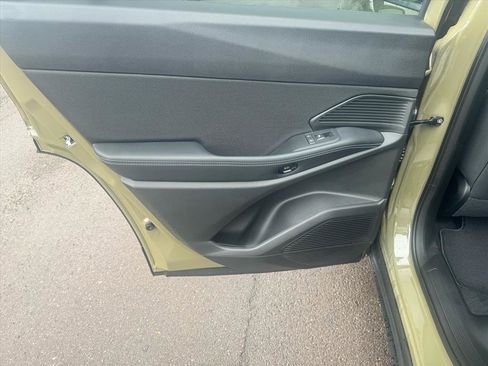 Used 2026 Jeep Cherokee Laredo image 12