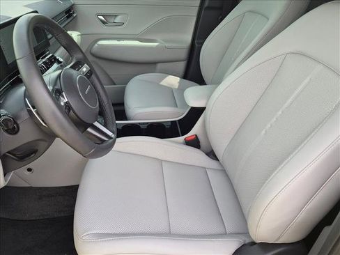 Used 2025 Hyundai Kona Limited FWD image 17