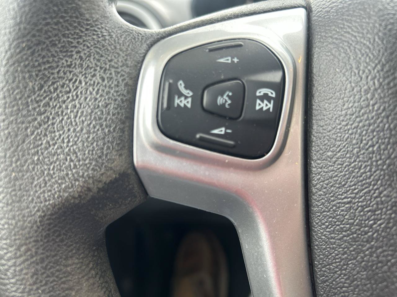 Used 2017 Ford Fiesta SE w/ Cold Weather Package FWD image 18