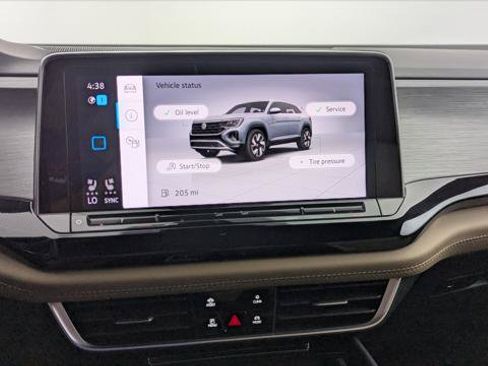 Used 2024 Volkswagen Atlas Cross Sport SE FWD image 28