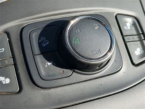 Used 2021 GMC Terrain SLT w/ Elevation Edition image 26