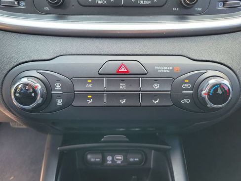 Used 2018 Kia Sorento L FWD image 20