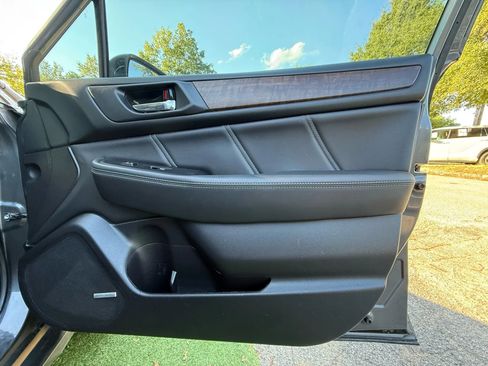 Used 2018 Subaru Outback 3.6R Limited image 22