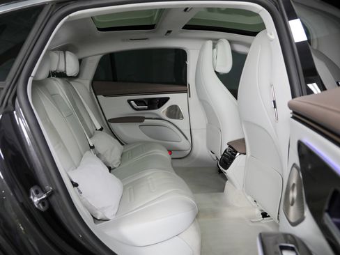 Used 2023 Mercedes-Benz EQS AMG 4MATIC w/ Trim Level Package image 47