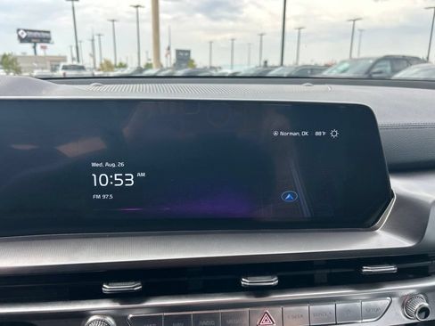 Used 2025 Kia Telluride S AWD/4WD image 18