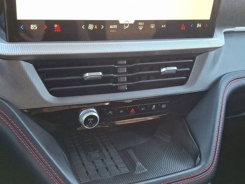 Used 2025 Ford Explorer ST image 18