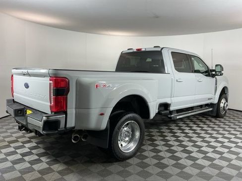 Certified 2025 Ford F450 Lariat w/ FX4 Off-Road Package image 4