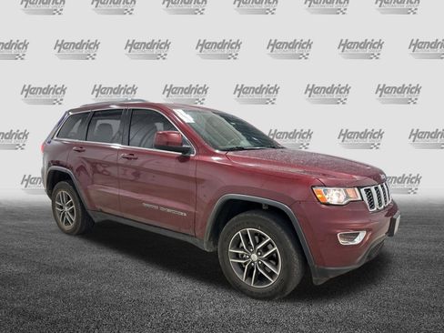 Used 2018 Jeep Grand Cherokee Laredo AWD/4WD image 2