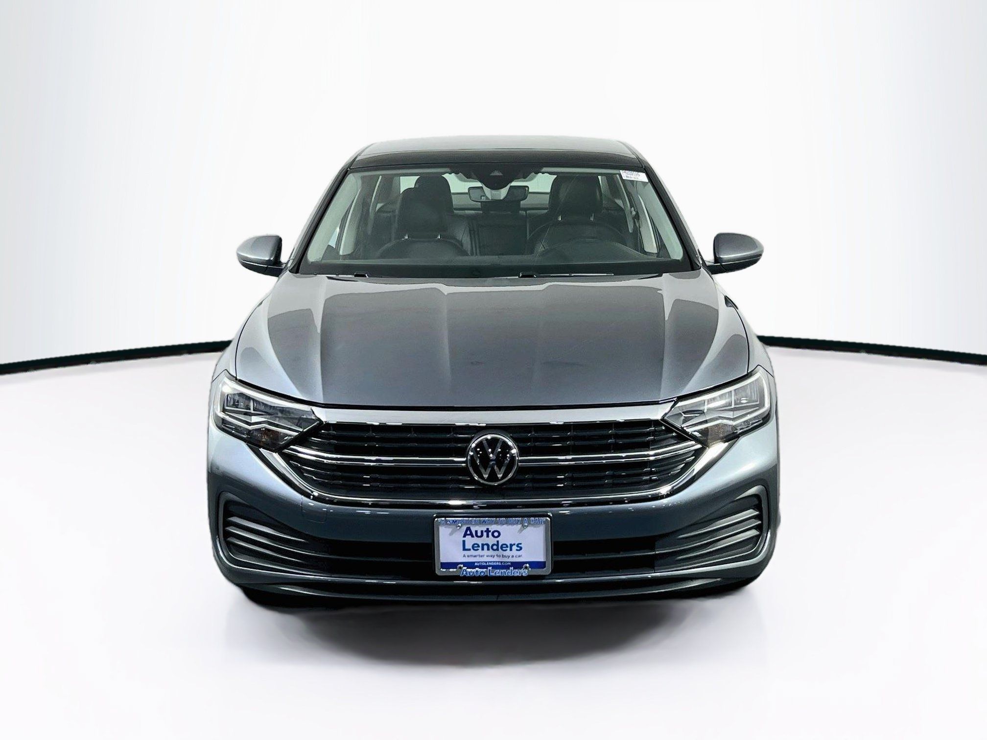 Used 2023 Volkswagen Jetta SE FWD image 2