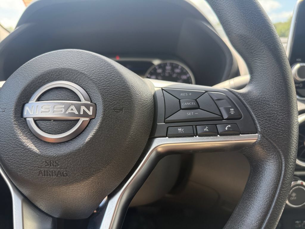 Used 2025 Nissan Sentra SV FWD image 21