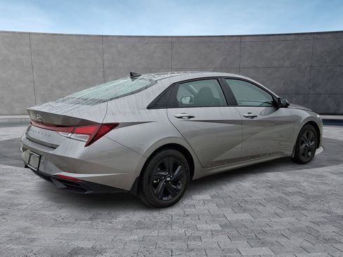 Used 2023 Hyundai Elantra SEL image 7