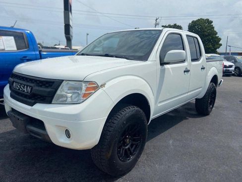 Used 2019 Nissan Frontier PRO-4X AWD/4WD image 3
