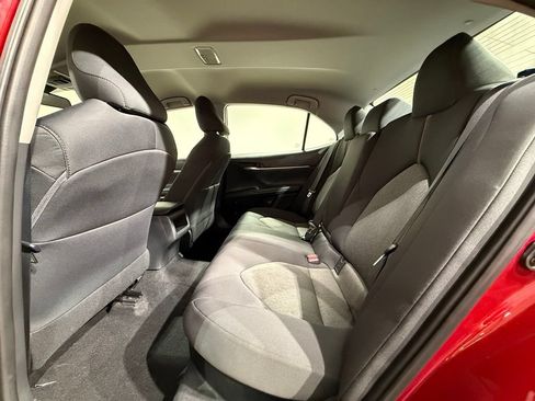 Used 2019 Toyota Camry LE FWD image 17