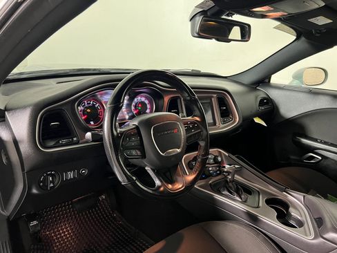 Used 2020 Dodge Challenger R/T image 4