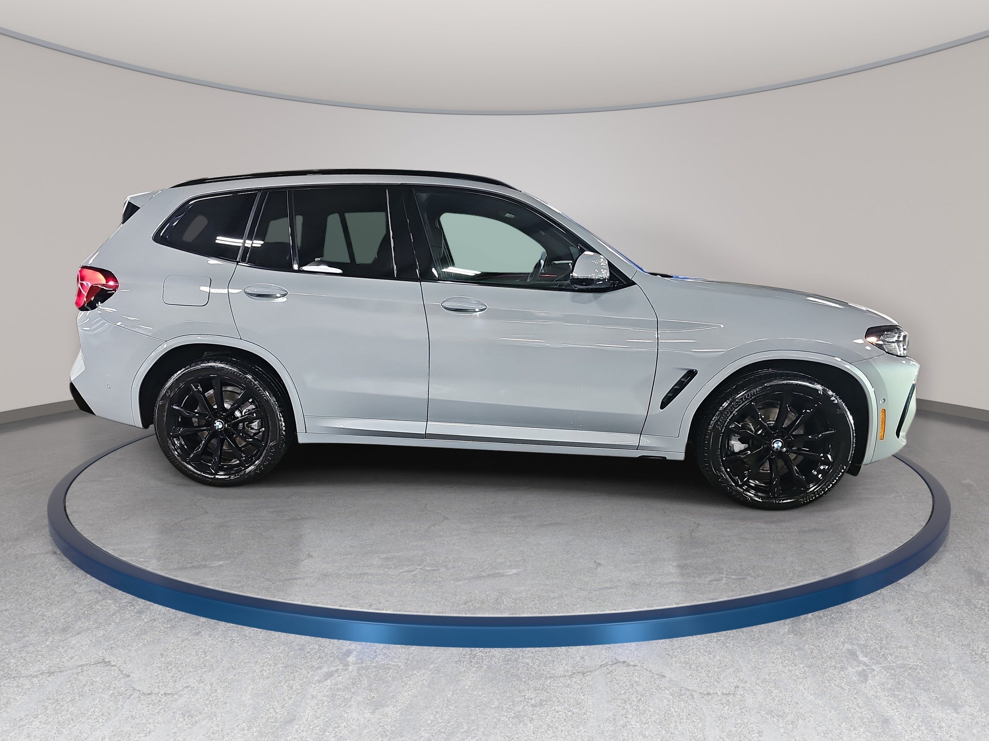 Certified 2024 BMW X3 xDrive30i w/ Premium Package AWD/4WD image 5