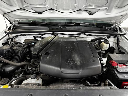 Used 2015 Toyota Tacoma 4x4 Access Cab V6 image 11