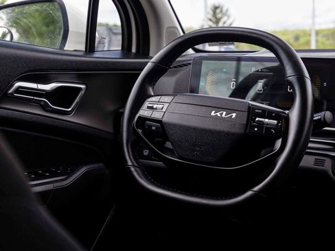 Used 2026 Kia Sportage LX FWD image 24