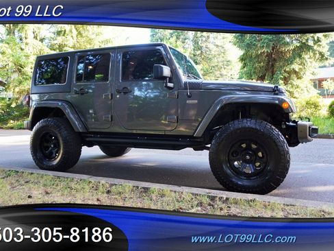 Used 2016 Jeep Wrangler Unlimited Sahara AWD/4WD image 7