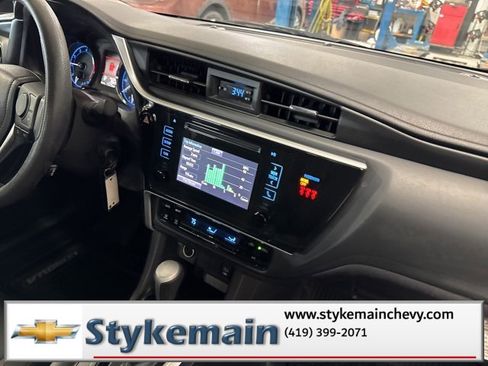 Used 2018 Toyota Corolla L image 18