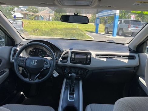 Used 2017 Honda HR-V LX image 21