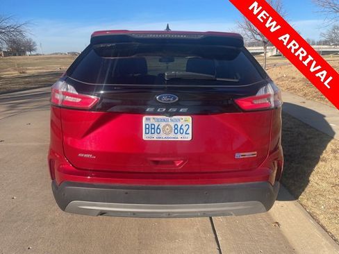 Used 2021 Ford Edge SEL w/ Convenience Package image 4