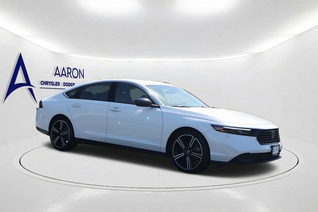 Used 2024 Honda Accord Sport image 3