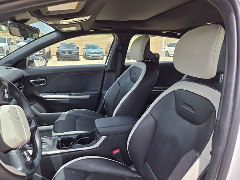 Used 2025 Kia K4 GT-Line w/ GT-Line Premium Package FWD image 9