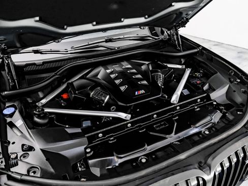 Used 2023 BMW X7 M60i w/ Executive Package image 95