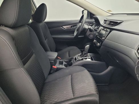 Used 2019 Nissan Rogue SV image 21