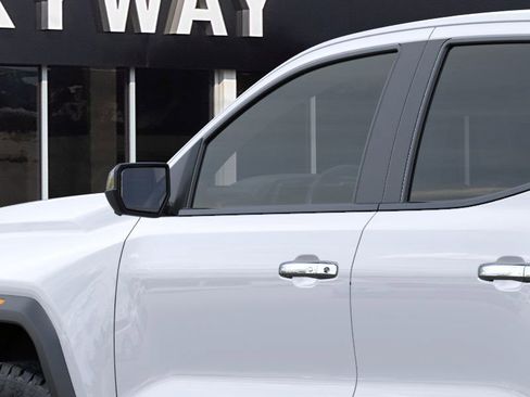 New 2026 GMC Canyon Denali image 28