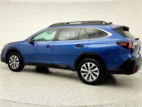 Used 2022 Subaru Outback Premium image 7
