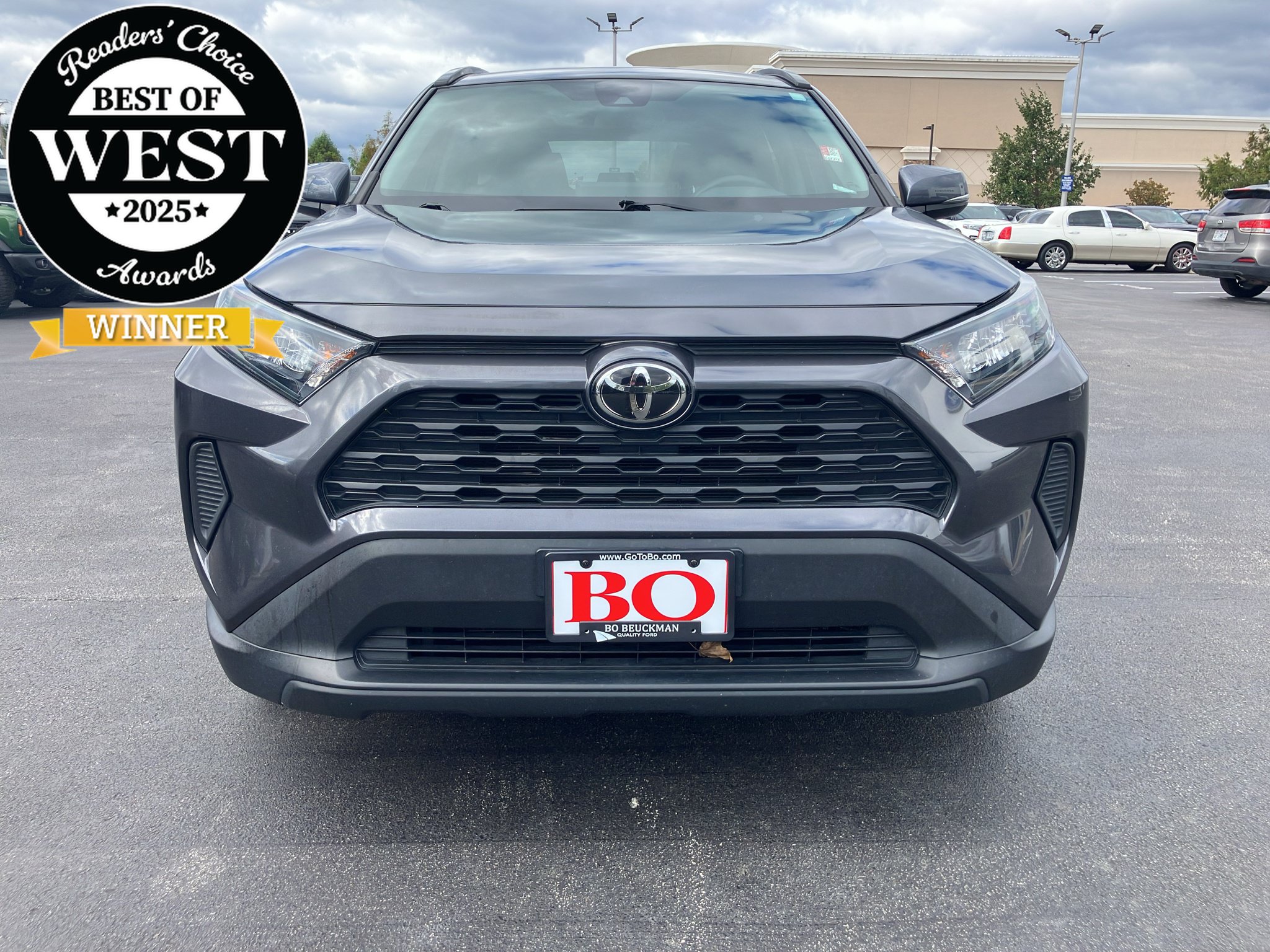 Used 2021 Toyota RAV4 LE AWD/4WD image 1