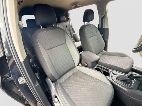 Used 2018 Volkswagen Tiguan S image 25