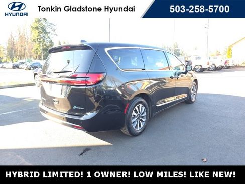 Used 2023 Chrysler Pacifica Limited image 5