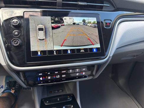Used 2023 Chevrolet Bolt EUV Premier FWD image 16